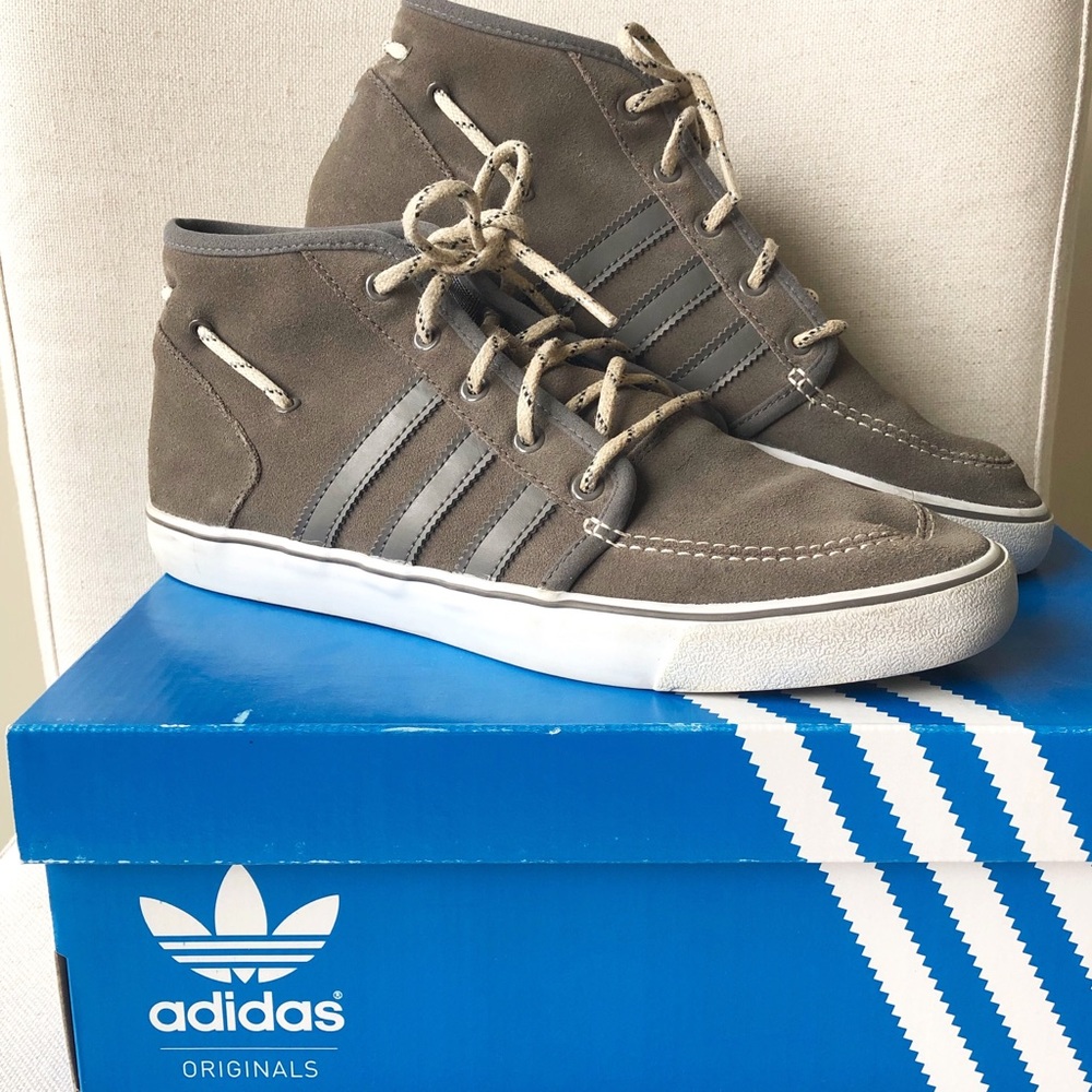 Men’s ADIDAS Court Deck Suede Mid-Top Sneakers